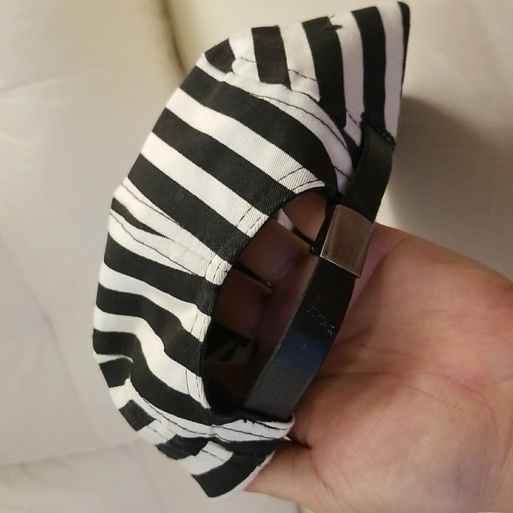 Hat - Picture 2 of 3